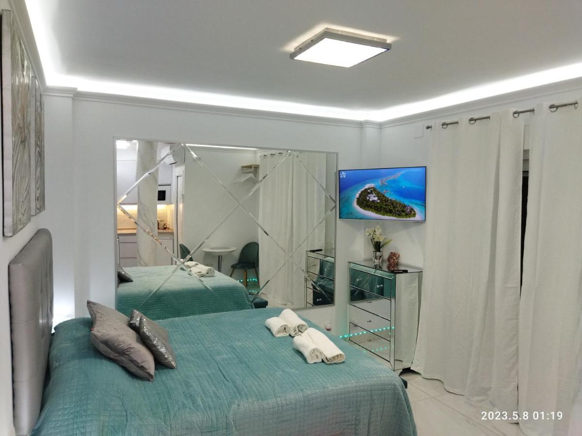 Silver Horizon Luxury Apartment Нерха Екстер'єр фото