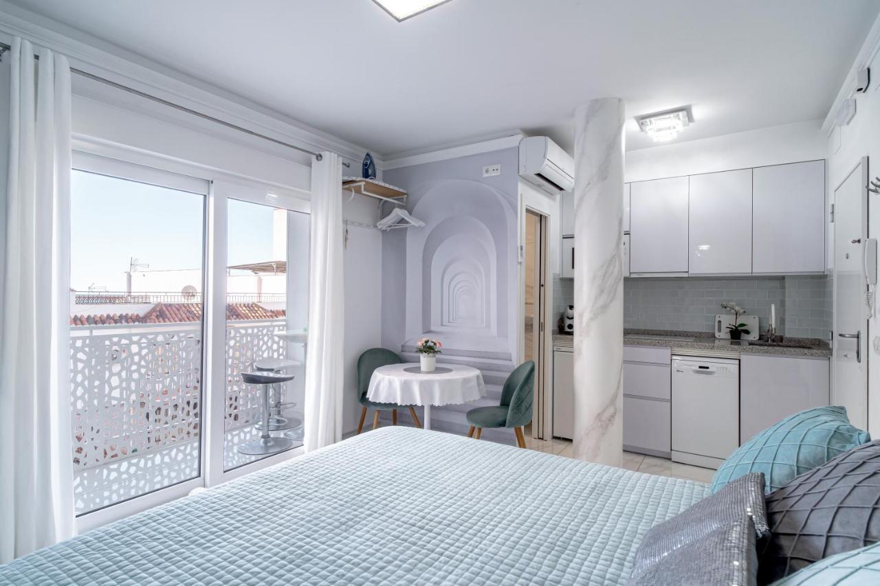 Silver Horizon Luxury Apartment Нерха Екстер'єр фото