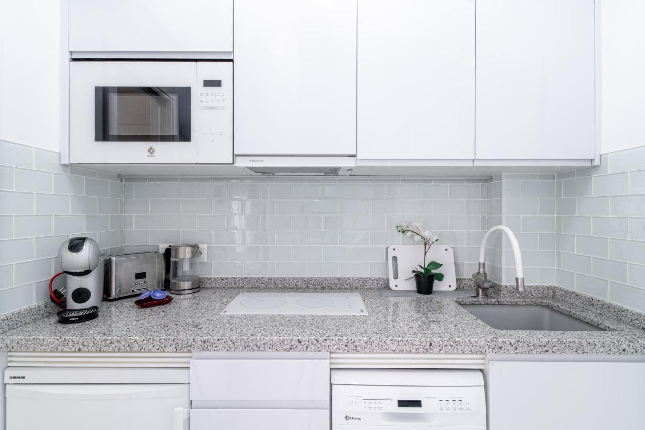 Silver Horizon Luxury Apartment Нерха Екстер'єр фото