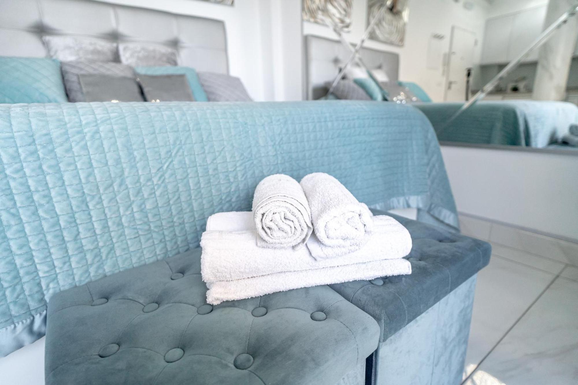 Silver Horizon Luxury Apartment Нерха Екстер'єр фото