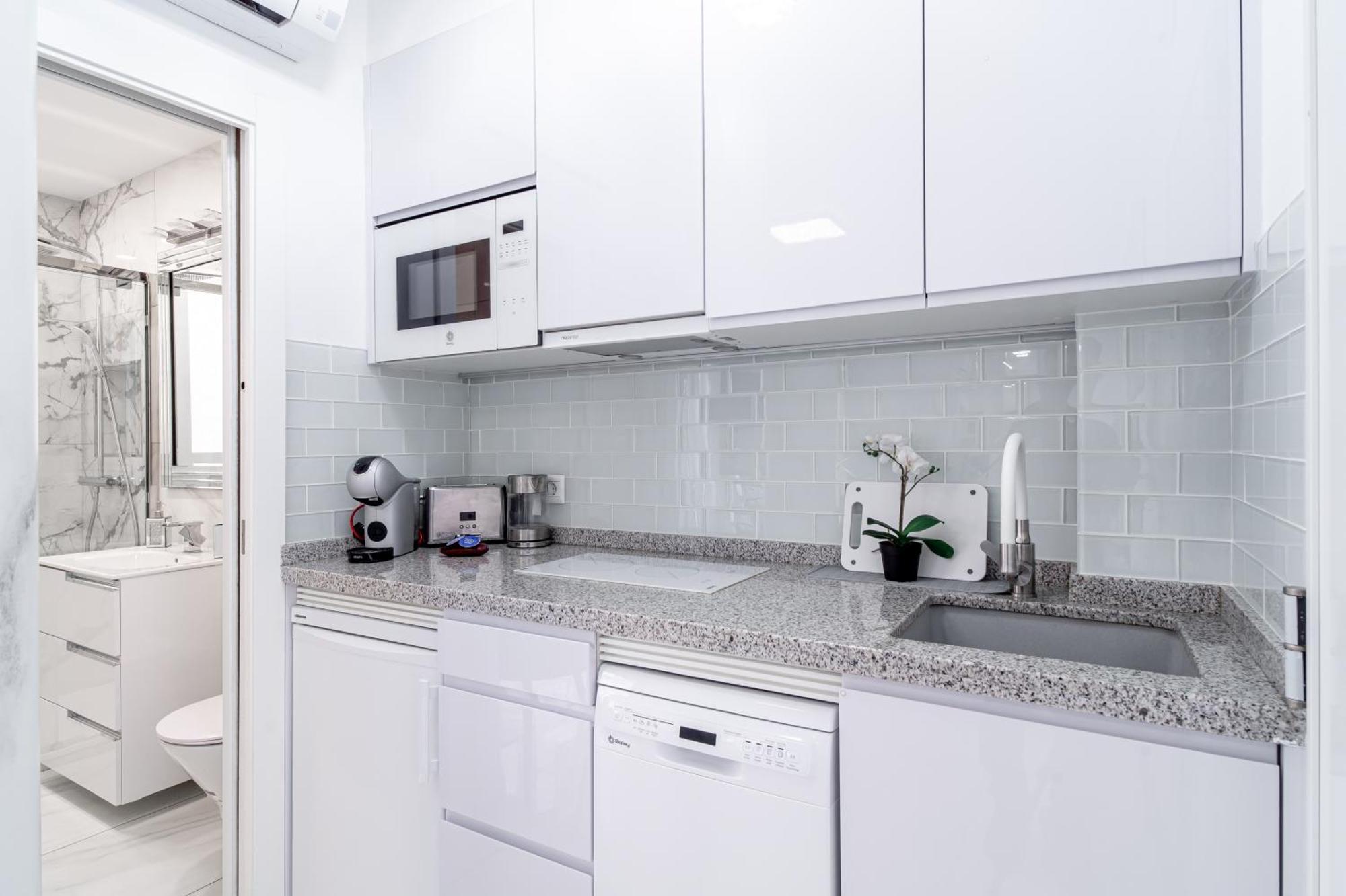 Silver Horizon Luxury Apartment Нерха Екстер'єр фото