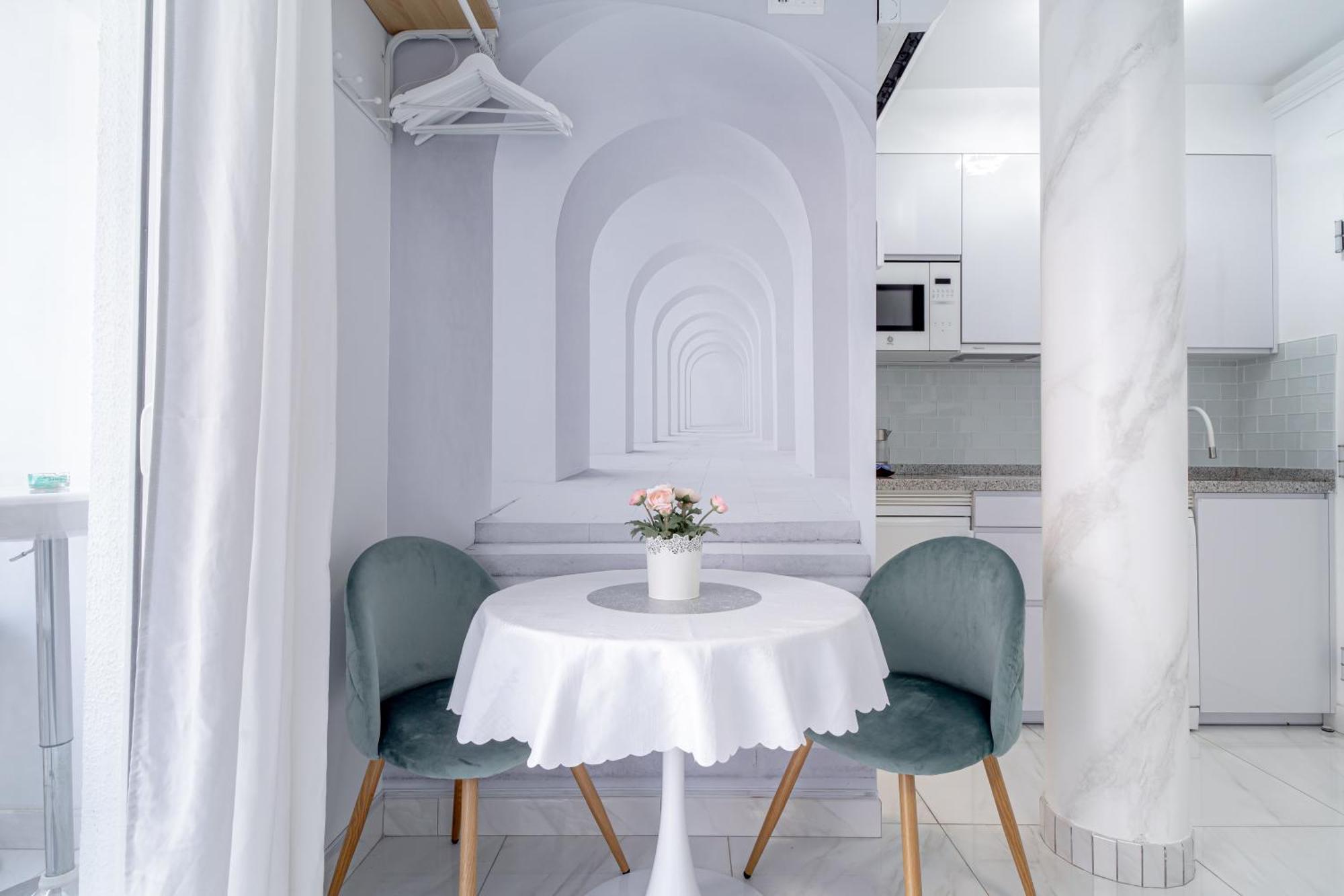 Silver Horizon Luxury Apartment Нерха Екстер'єр фото
