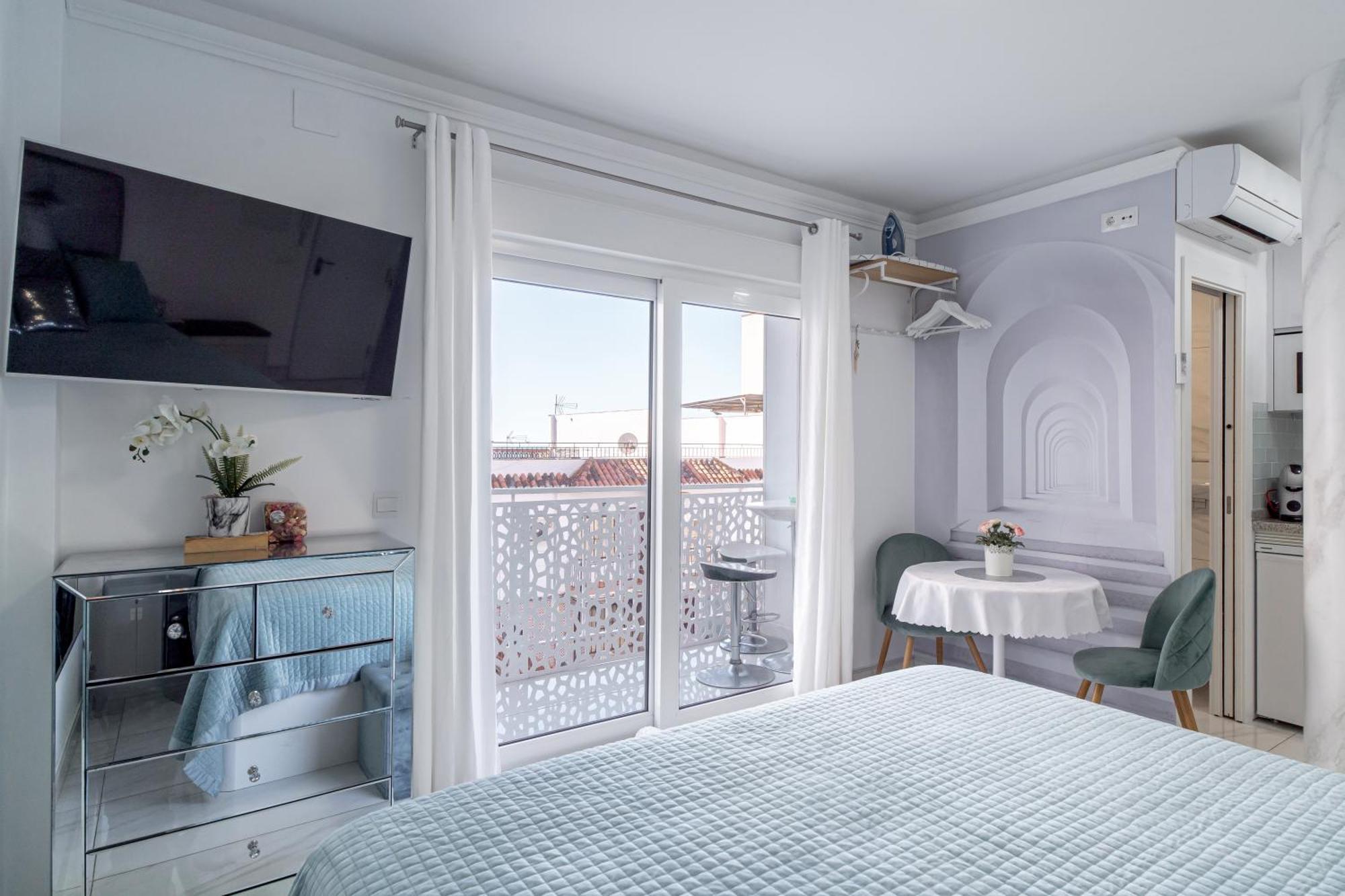 Silver Horizon Luxury Apartment Нерха Екстер'єр фото